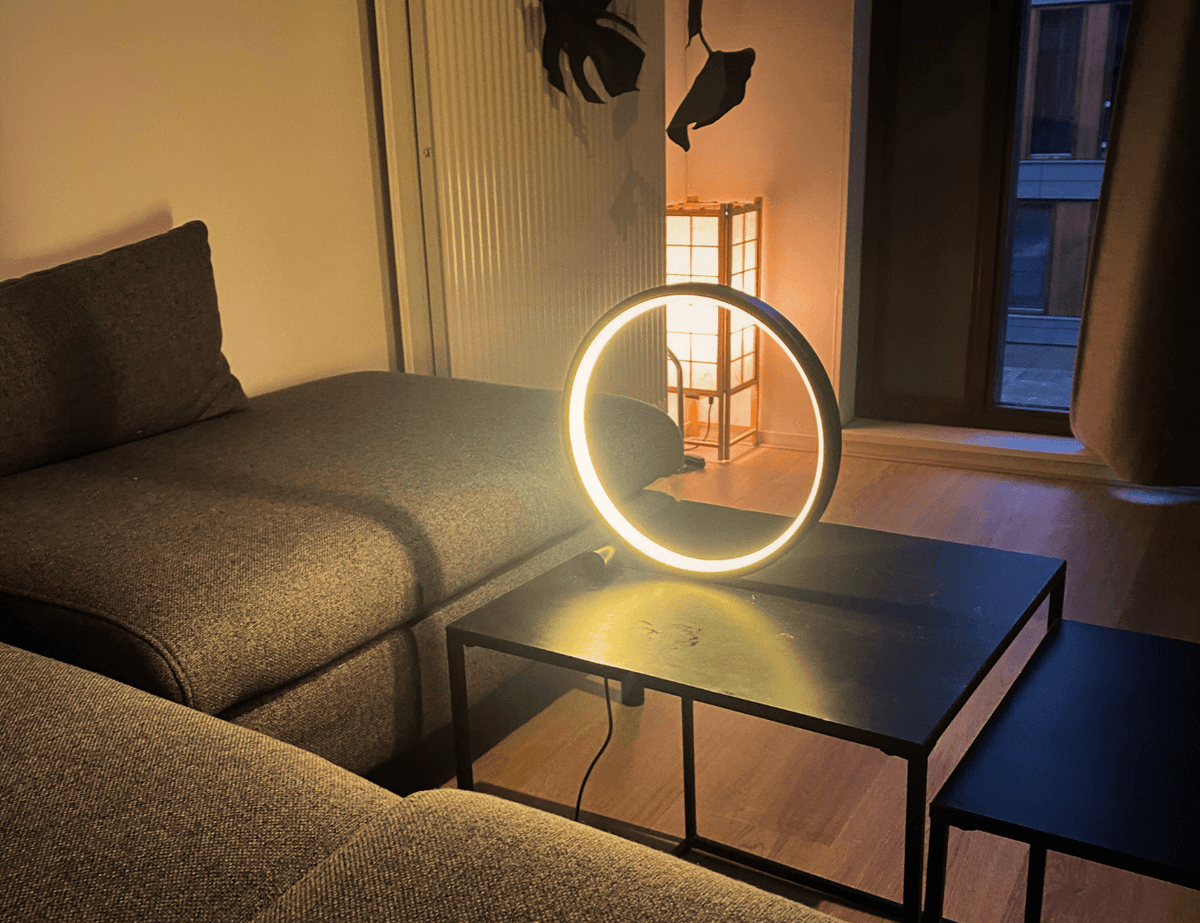 K-NATICS Circle Touch Lamp